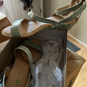 Green Strappy Sandals born crown eight medium